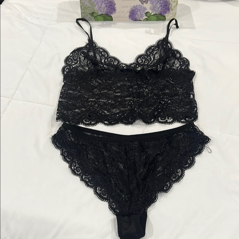 Elegant Black Lace Lingerie Set NWOT